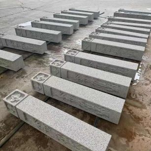 新疆 白麻方柱雕花防水