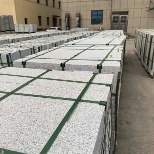 新疆 白麻花岗岩5.0公分荔枝面地铺石