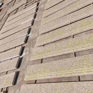 新疆 黄金麻花岗岩光面楼梯踏步