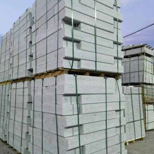 新疆 芝麻白花岗岩路沿石，路缘石，路肩石，道牙，立缘石，马路牙子，街沿石，侧石等