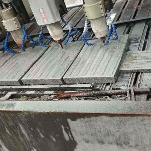 新疆 芝麻白花岗岩荔枝面盲道雕刻