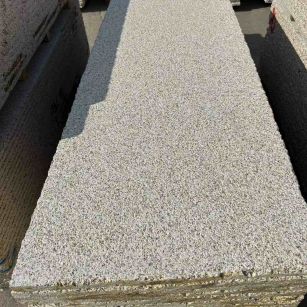 新疆 黄金麻花岗岩荔枝面毛板，半成品