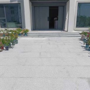 新疆 芝麻白花岗岩地铺石地面铺装