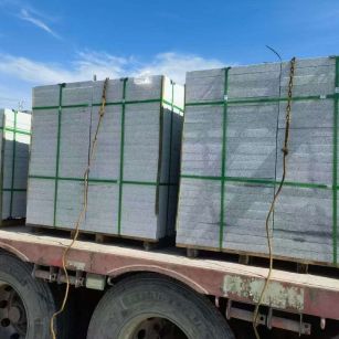 新疆 芝麻白花岗岩地铺石装车日常