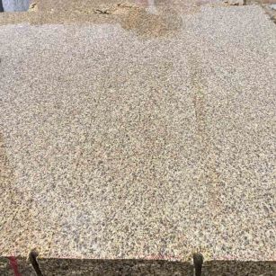 新疆 黄金麻花岗岩石材方料