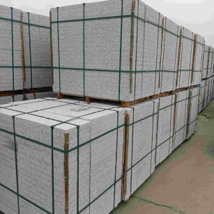 新疆 白麻花岗岩石材荔枝面地铺石（300*600*50）