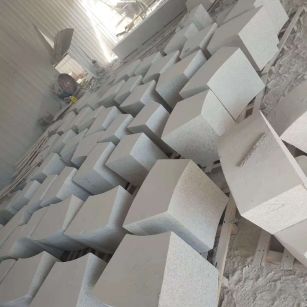 新疆 白麻花岗岩异形坐凳