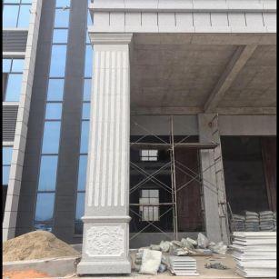 新疆 芝麻白光面花岗岩门楼大柱（罗马柱）配雕花底座