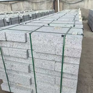 新疆 白麻花岗岩路沿石，弧形路沿石，道牙石，马路牙子，界石，路缘石，平沿石，直岩石，平缘石等