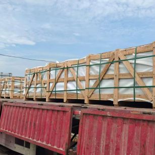 新疆 芝麻白花岗岩地铺石出口专车-泰国游