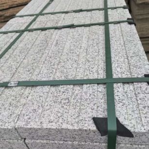 新疆 白麻花岗岩直行盲道石，盲条，地铺石