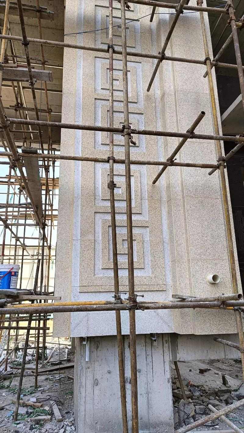 新疆 黄金麻花岗岩别墅外墙干挂回纹造型效果