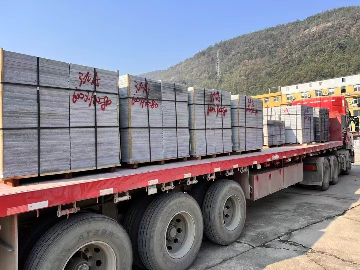 新疆 芝麻灰地铺石出货日常