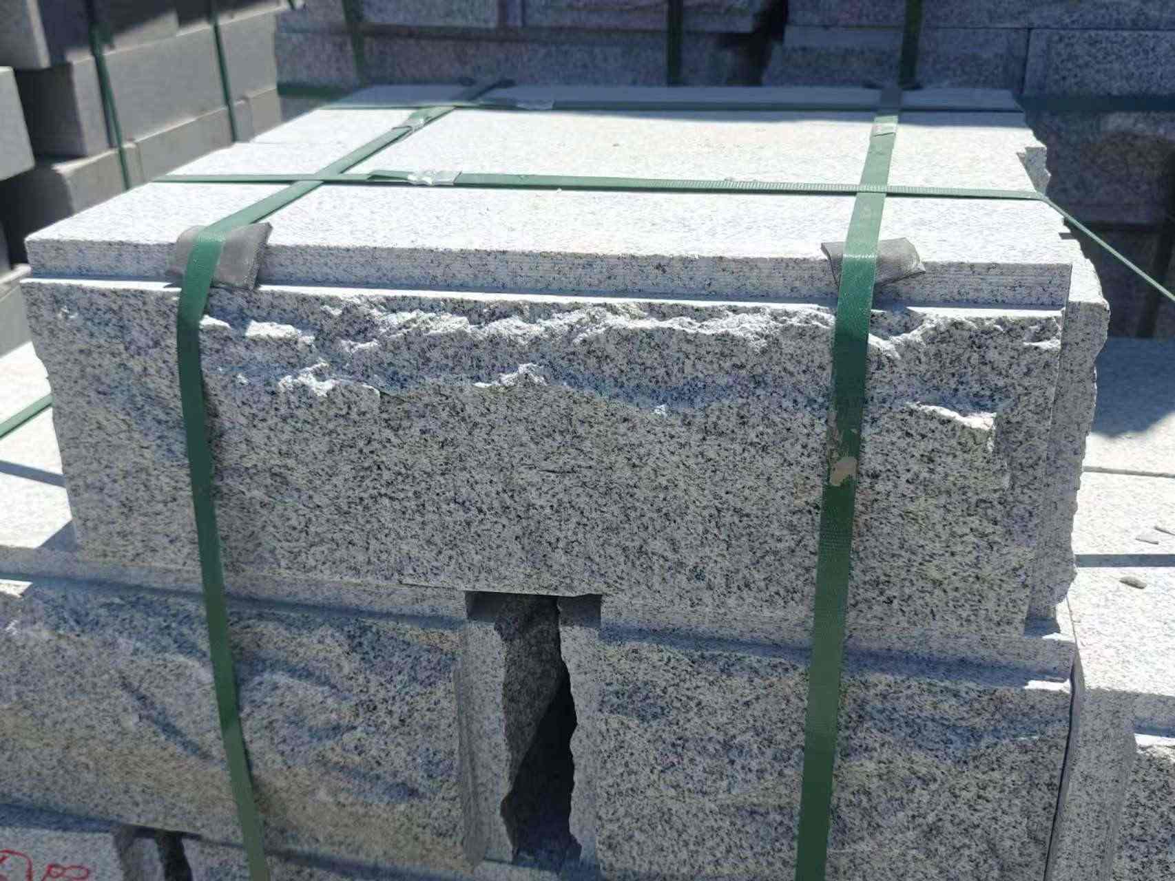 新疆 芝麻白花岗岩自然面成品