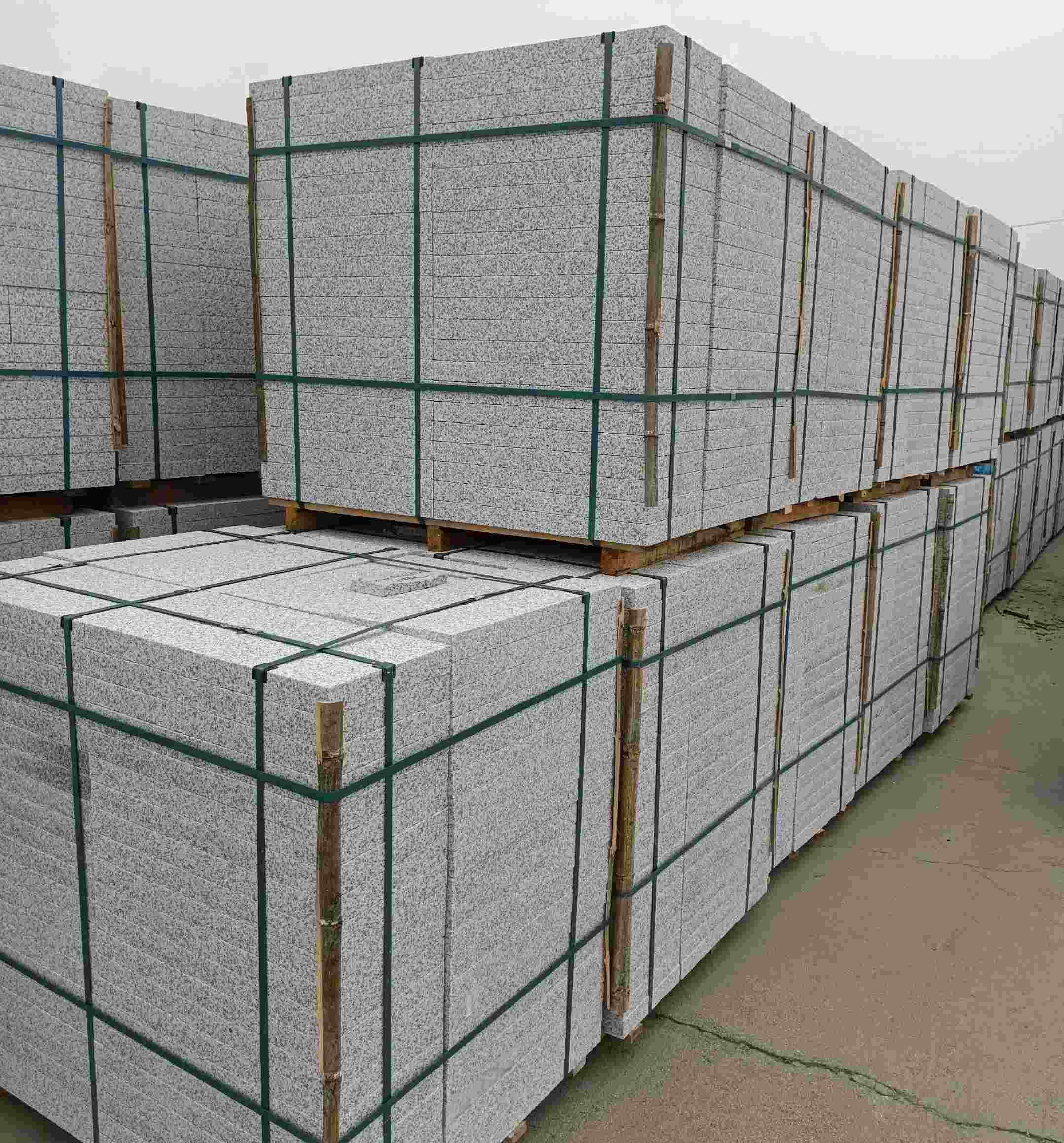 新疆 白麻花岗岩石材荔枝面地铺石（300*600*50）