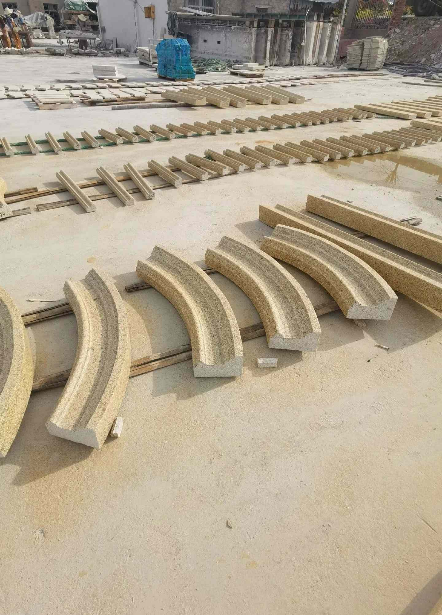 新疆 黄金麻花岗岩别墅线条