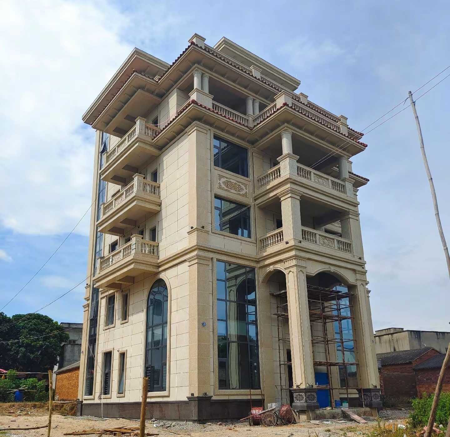 新疆 黄金麻花岗岩石材别墅外墙干挂搭配（雕花栏杆花瓶柱门楼罗马柱）