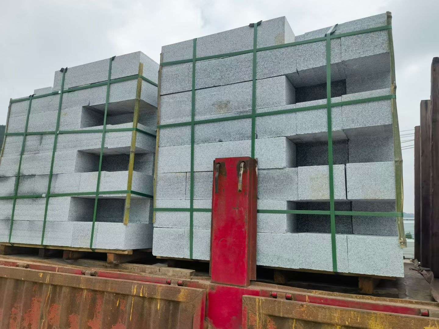 新疆 芝麻白花岗岩路沿石，平石，路侧石，马路牙子，路缘石，立缘石，平缘石等