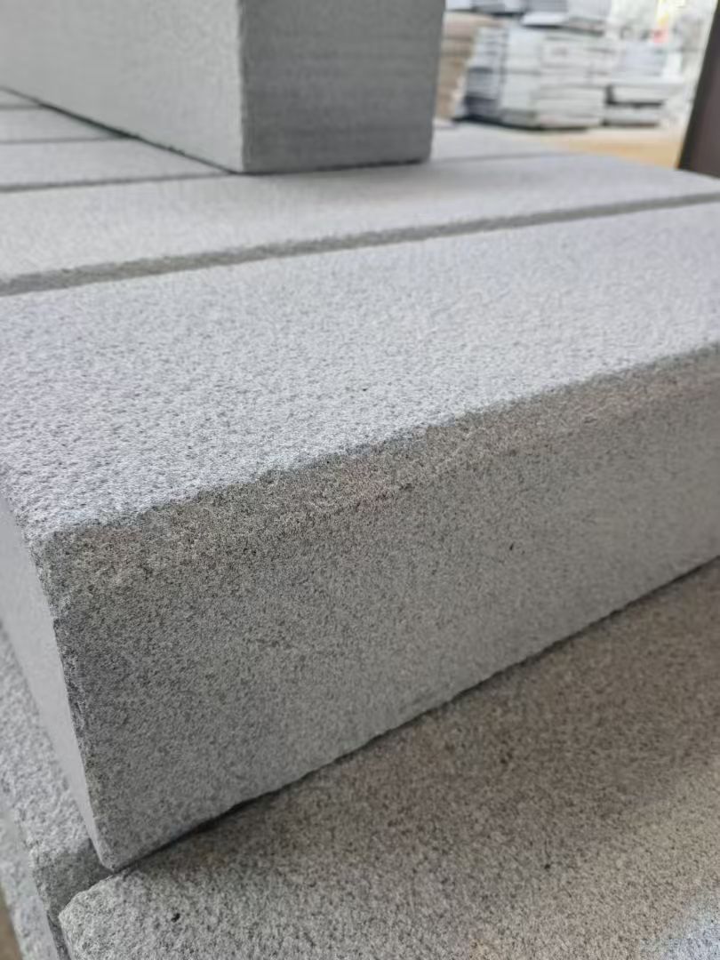 新疆 芝麻灰荔枝面路沿石