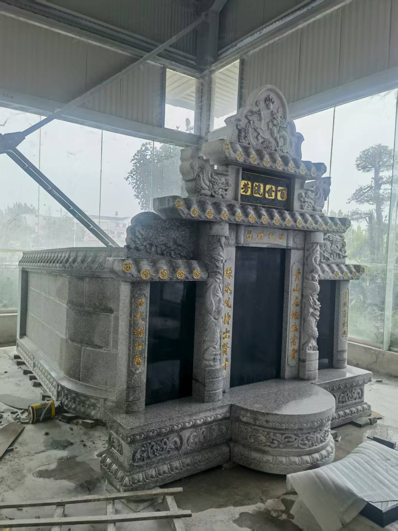 新疆 芝麻白墓碑效果展示图