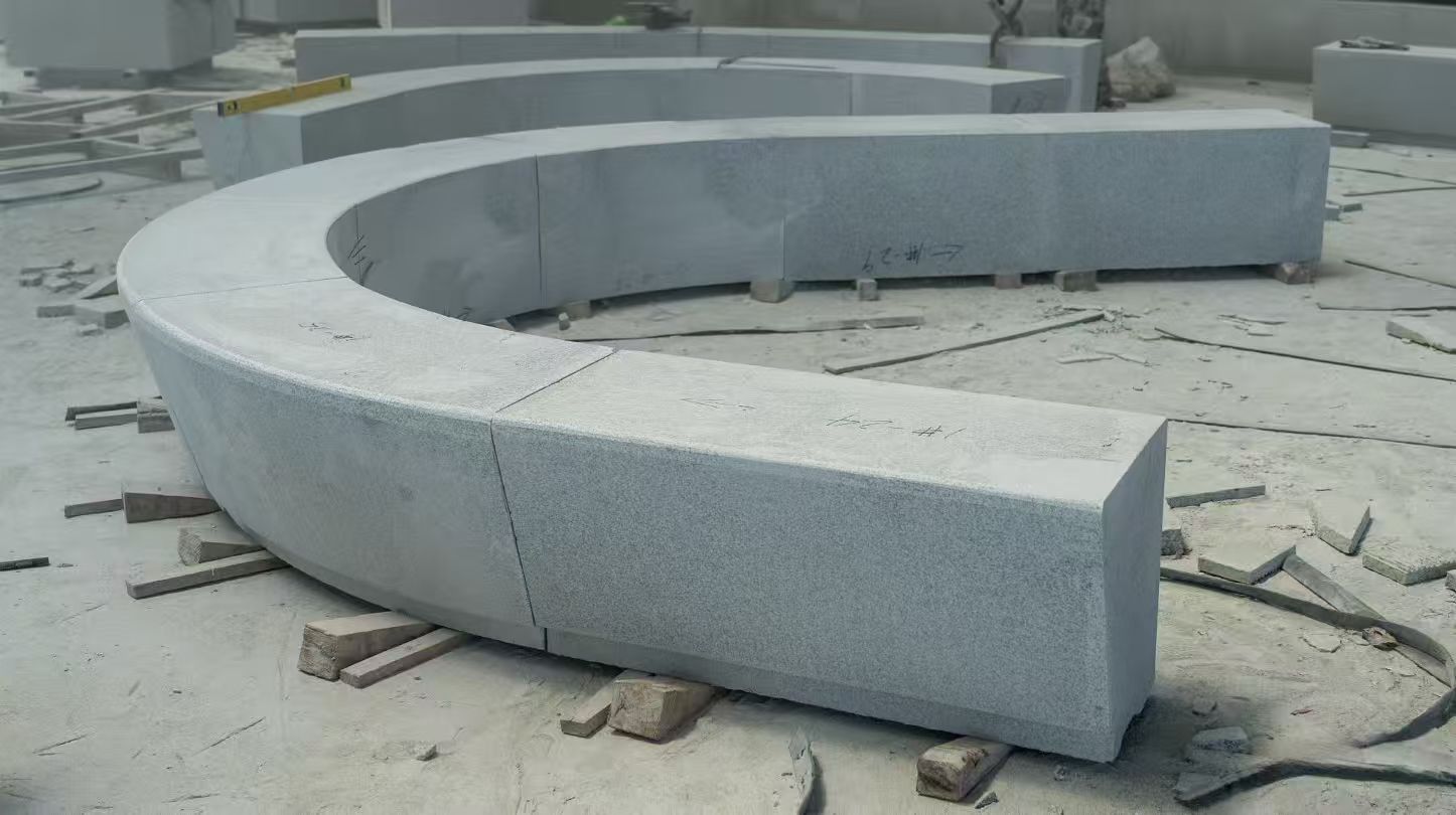 新疆 芝麻白花岗岩光面弧形坐凳