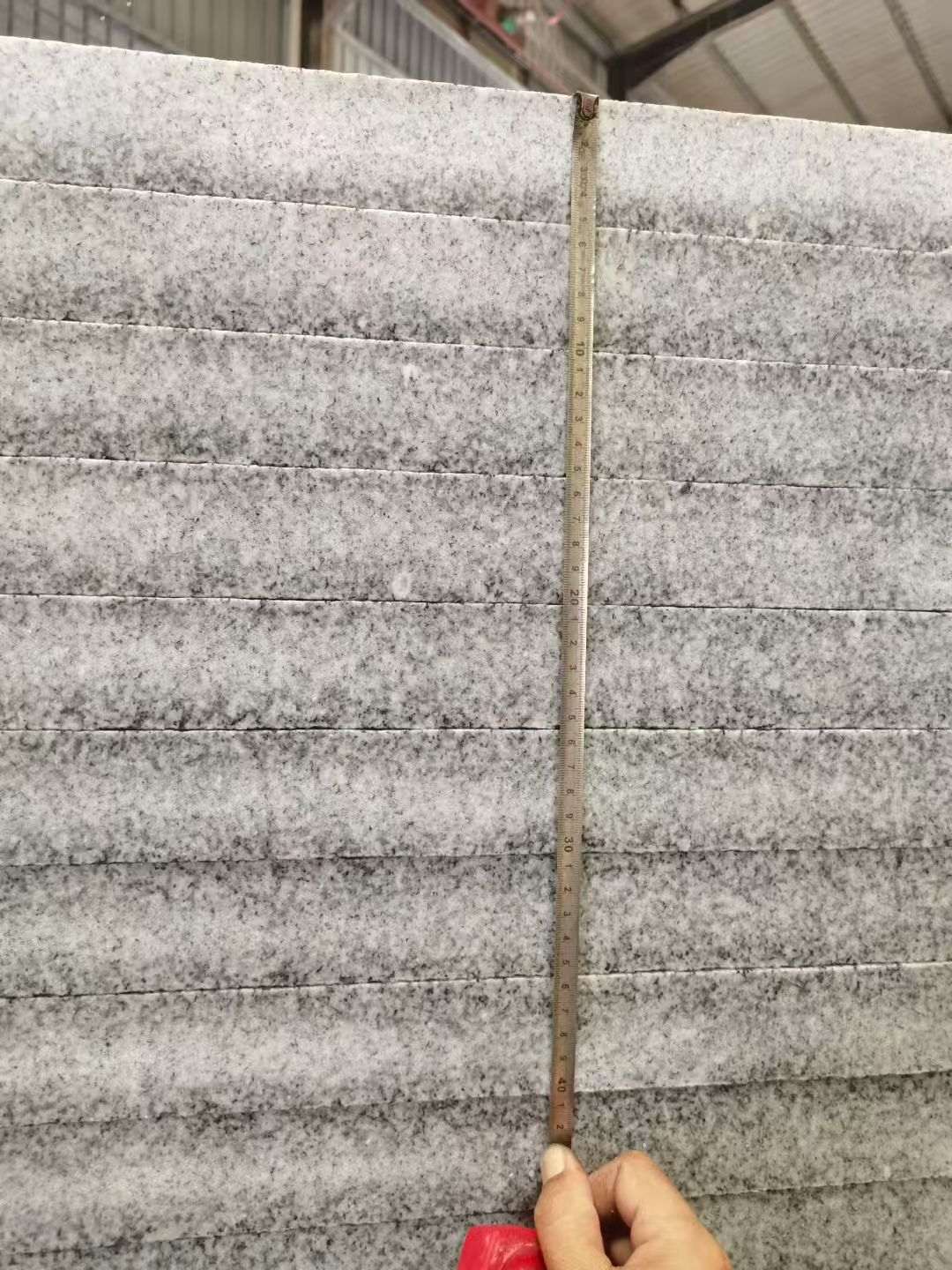 新疆 芝麻白火烧成品厚薄均匀，B料价格接近A料质量