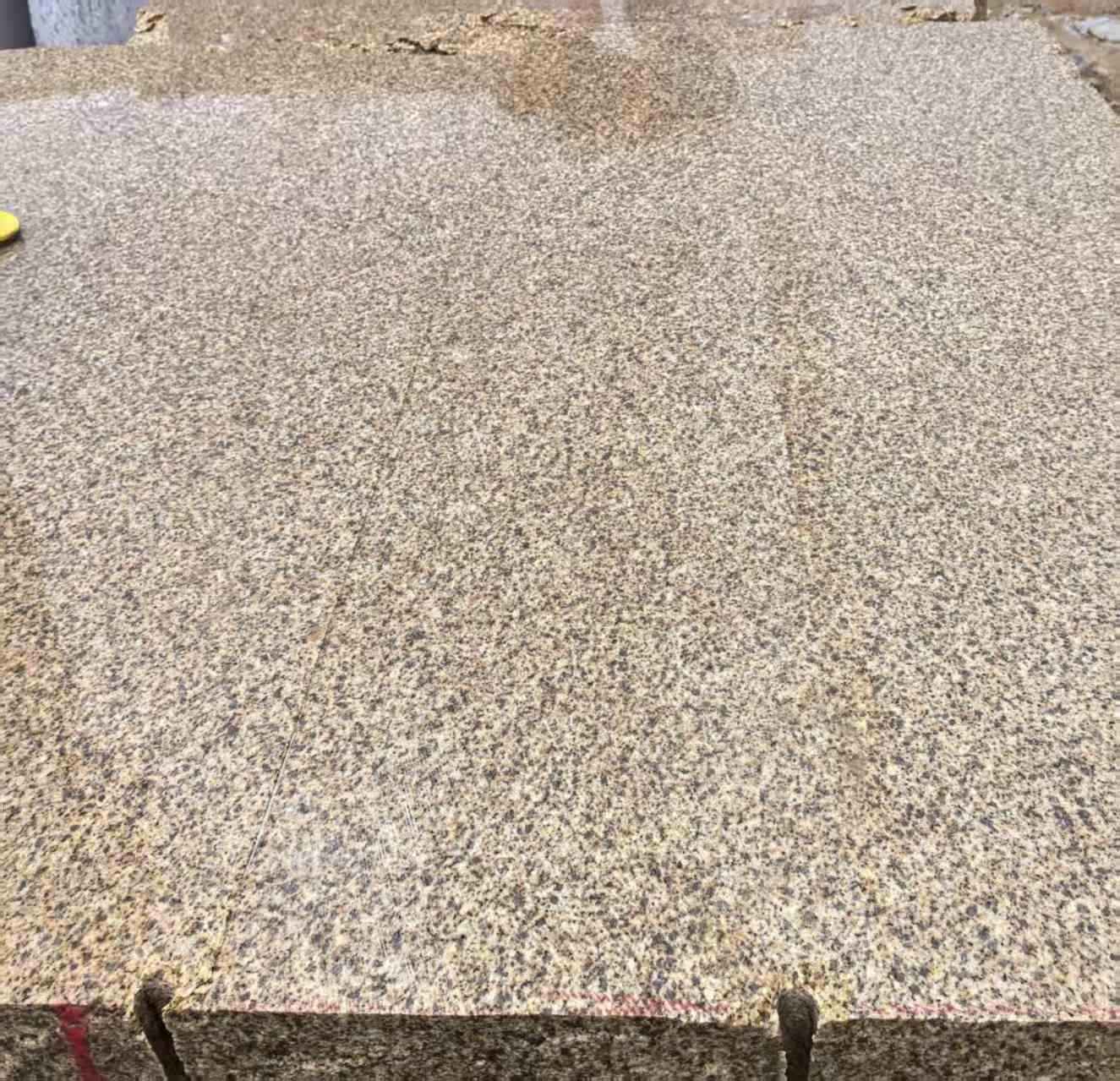 新疆 黄金麻花岗岩石材方料