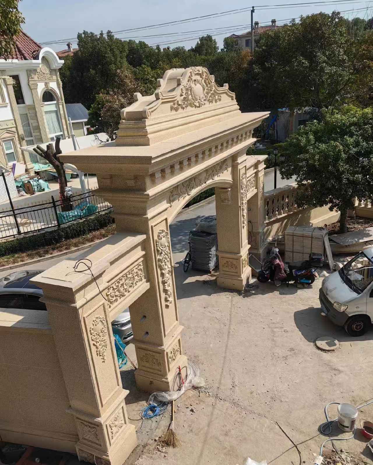 新疆 黄金麻荔枝面花岗岩别墅门楼